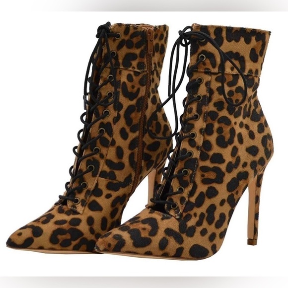 Olivia Jaymes Pointed Toe Cheetah Lace Up High Heel Stiletto Ankle Boot Size 9M - Picture 2 of 10